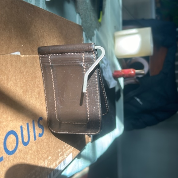 LOUIS VUITTON BROWN UTAH LEATHER SMALL WALLET - Picture 3 of 4